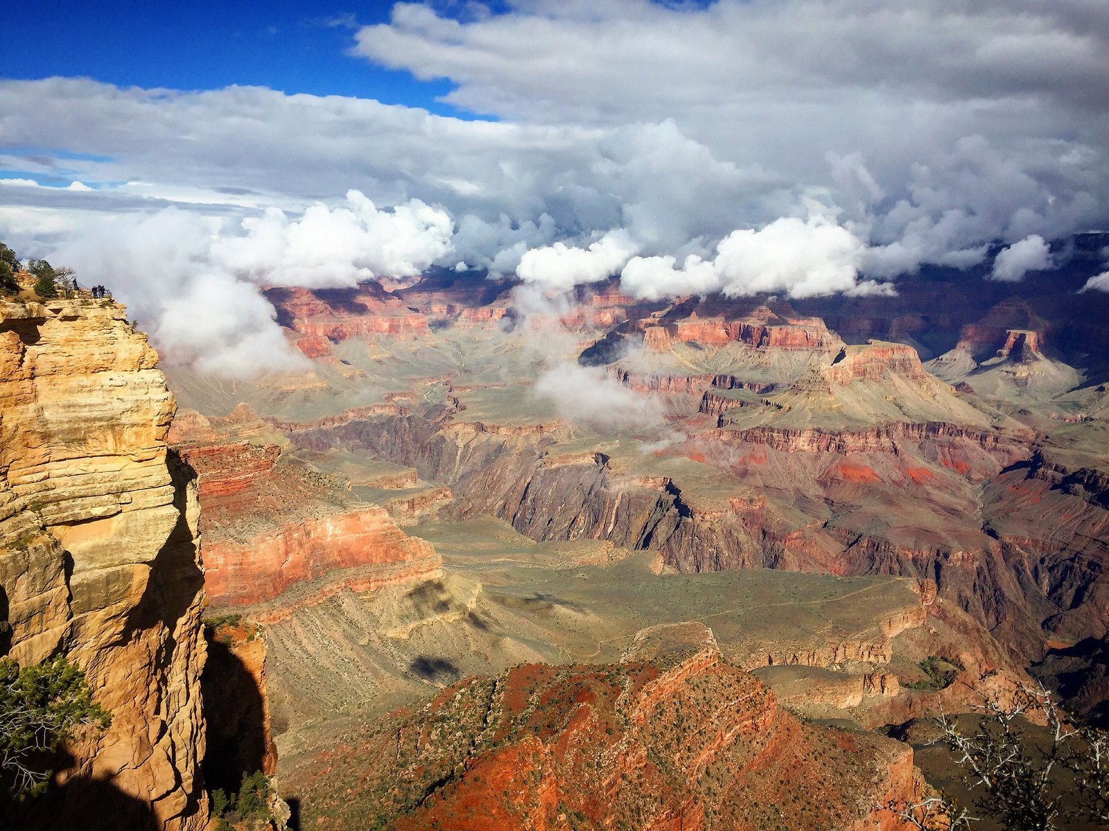 Clouds drifting over Grand Canyon near Yavapai Point on the South Rim