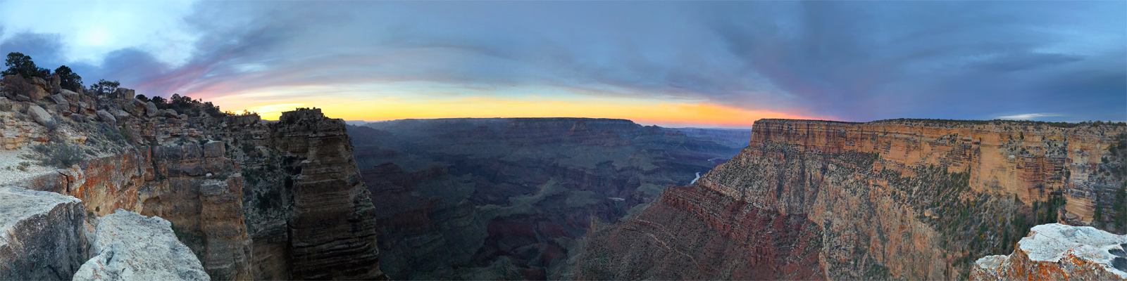 Panoramic Grand Canyon view from Moran Point on the South Rim